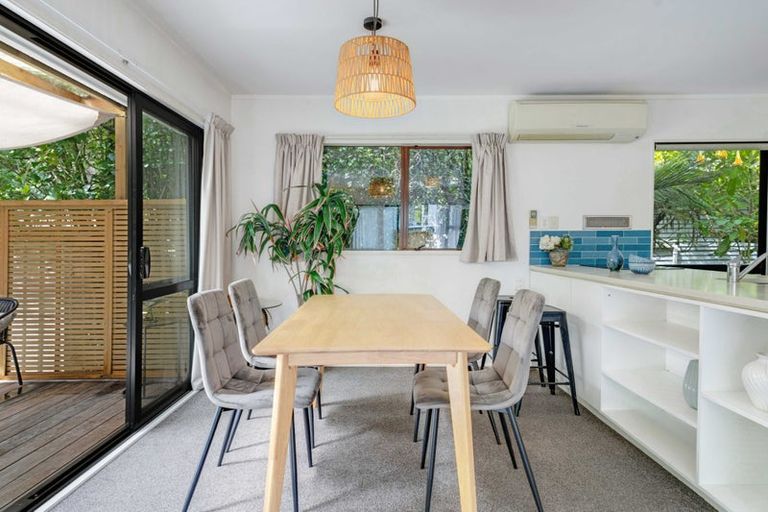 Photo of property in 15 Boylan Road, Titirangi, Auckland, 0604