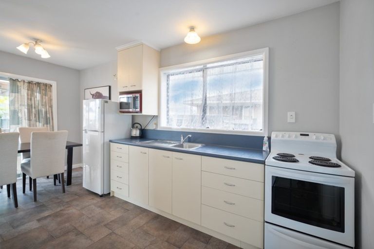 Photo of property in 31 Oriana Crescent, Hornby, Christchurch, 8042