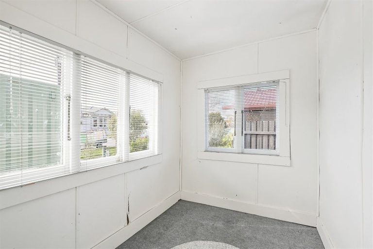 Photo of property in 34 Cobden Street, Westport, 7825