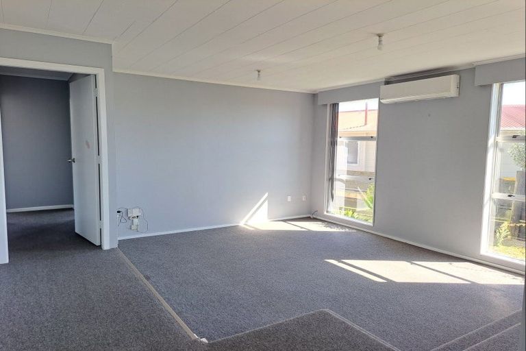 Photo of property in 14 Grenville Street, Levin, 5510