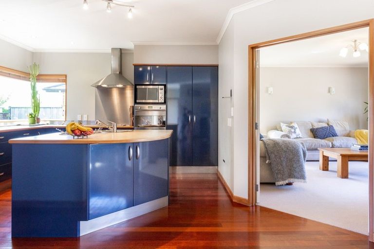 Photo of property in 3 Forbury Way, Taradale, Napier, 4112