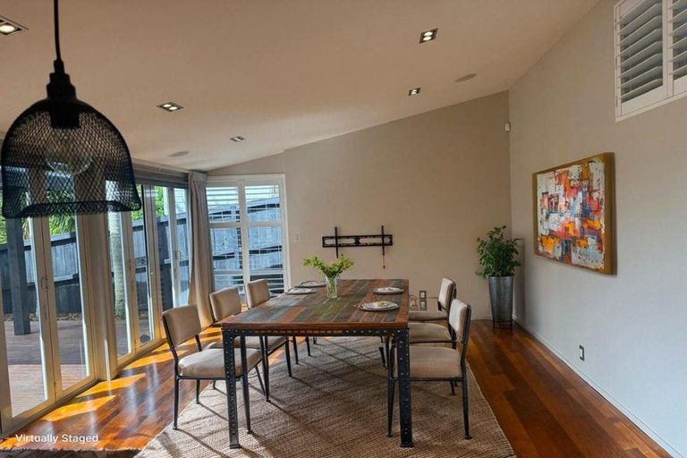 Photo of property in 112 Kittiwake Drive, Schnapper Rock, Auckland, 0632