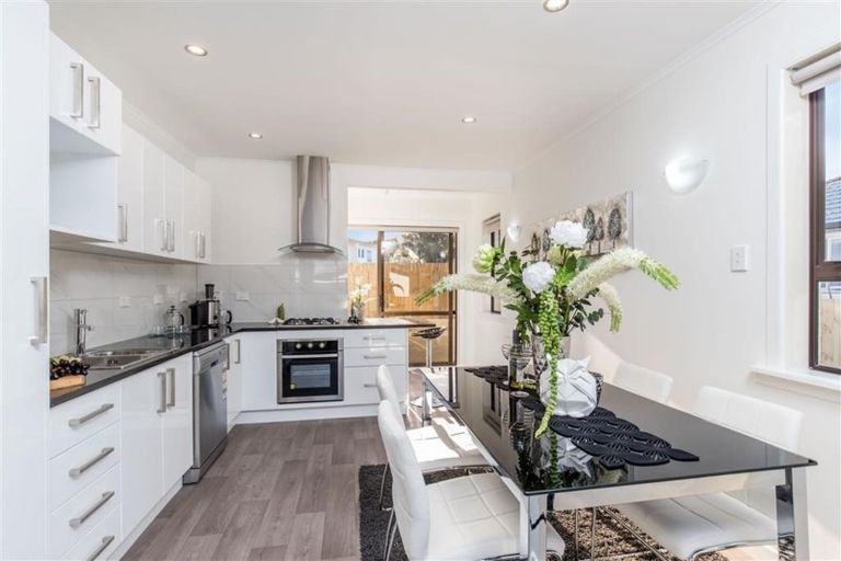 Photo of property in 2/26a Claude Avenue, Papatoetoe, Auckland, 2025