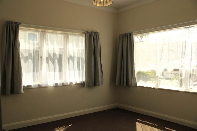 Photo of property in 88 Eden Street, Island Bay, Wellington, 6023