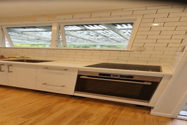 Photo of property in 5 Mcphail Street, Birkdale, Auckland, 0626