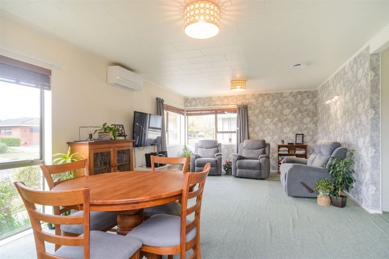 Photo of property in 49 Chippendale Crescent, Highbury, Palmerston North, 4412