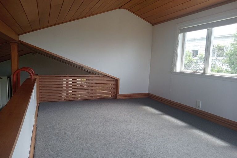 Photo of property in 25 Putnam Street, Northland, Wellington, 6012