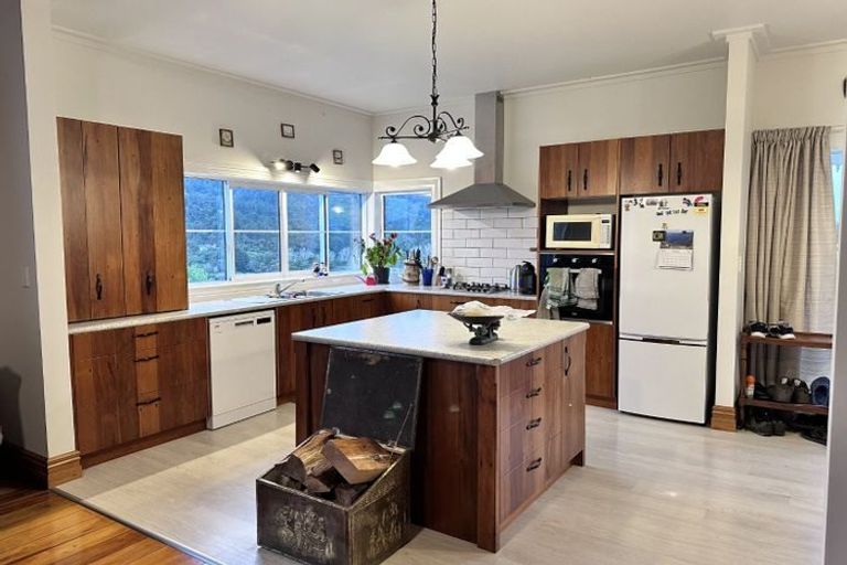 Photo of property in 56 Bellevue Way, Otaika, 0170