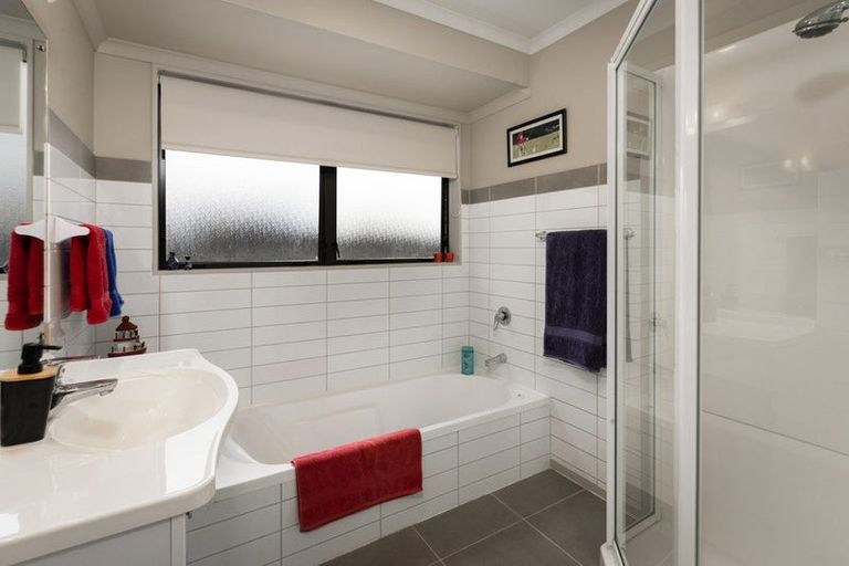 Photo of property in 10 Merrimana Drive, Thames, 3500