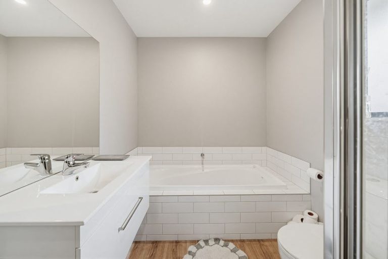 Photo of property in 31 Meadow View Drive, Belfast, Christchurch, 8051