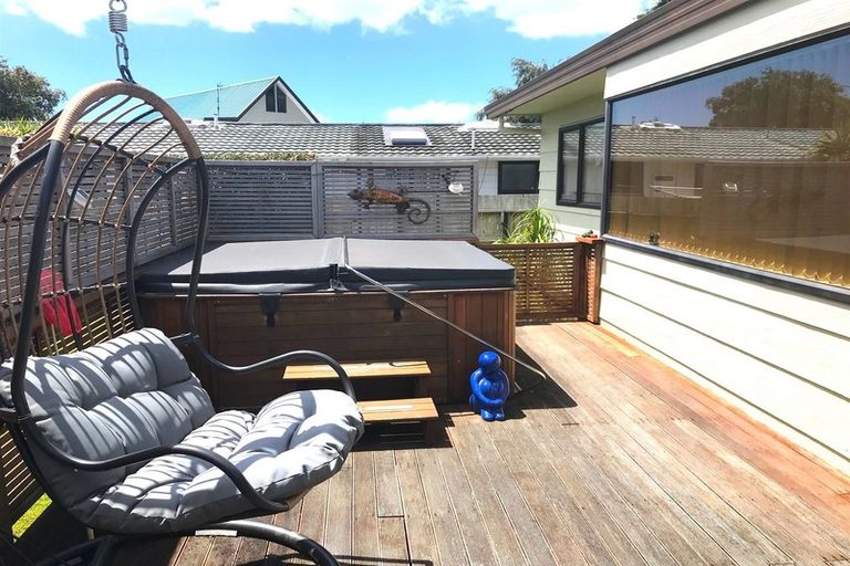 Photo of property in 5b Melanie Place, Orewa, 0931