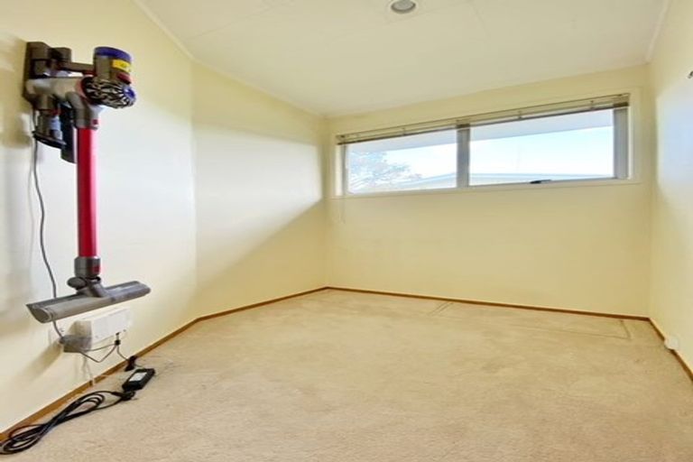 Photo of property in 67 Ravenwood Drive, Forrest Hill, Auckland, 0620