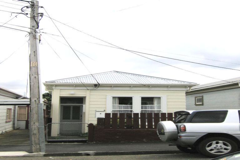 Photo of property in 8 Cardall Street, Newtown, Wellington, 6021
