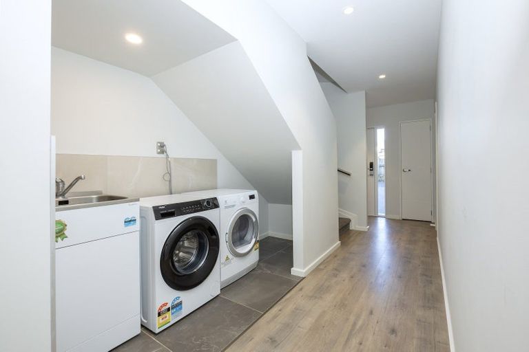 Photo of property in 101 Bordeaux Parade, Te Atatu South, Auckland, 0610