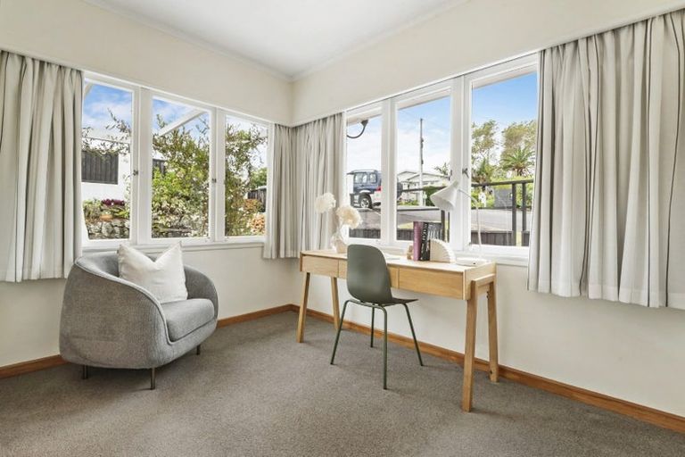 Photo of property in 1/15 Birkley Road, Bayswater, Auckland, 0622