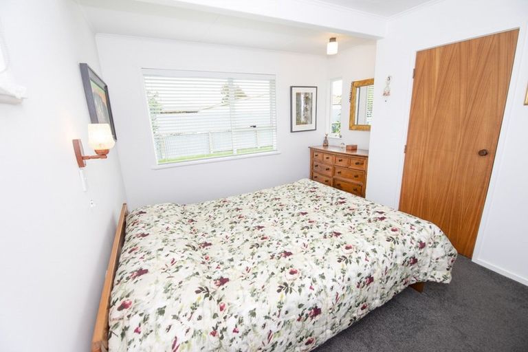 Photo of property in 2/39 Cassino Crescent, Onekawa, Napier, 4110