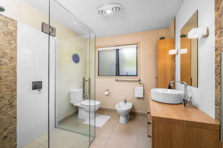 Photo of property in 15 Alderton Drive, Kerikeri, 0230