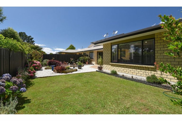 Photo of property in 56/64 Kawaha Point Road, Kawaha Point, Rotorua, 3010
