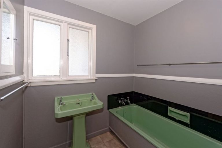 Photo of property in 306 Ferry Road, Waltham, Christchurch, 8011