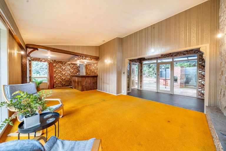 Photo of property in 99 Pinehaven Road, Pinehaven, Upper Hutt, 5019