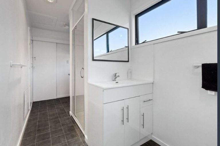 Photo of property in 17 Seymour Street, Hornby, Christchurch, 8042