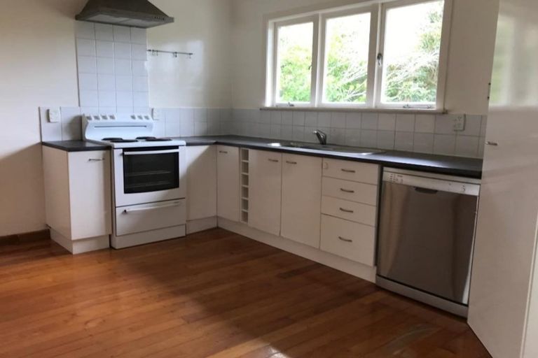 Photo of property in 54 Chippendale Crescent, Birkdale, Auckland, 0626