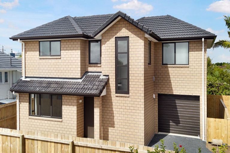 Photo of property in 8b Strid Road, Te Atatu South, Auckland, 0610