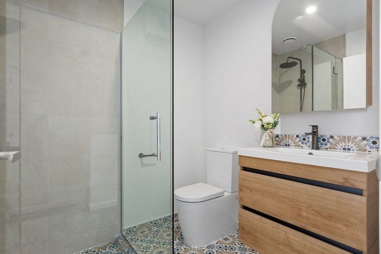 Photo of property in 2/196 Hills Road, Edgeware, Christchurch, 8013