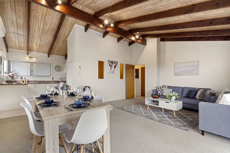 Photo of property in 94 Ayton Drive, Totara Vale, Auckland, 0629