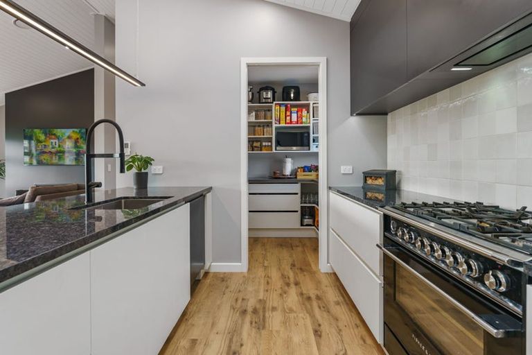 Photo of property in 5 Vickers Way, Acacia Bay, Taupo, 3385