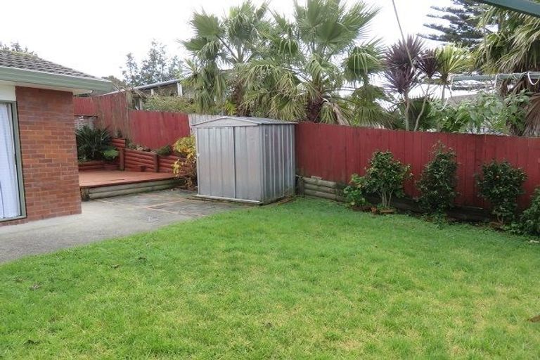 Photo of property in 7 Shah Place, Glen Eden, Auckland, 0602