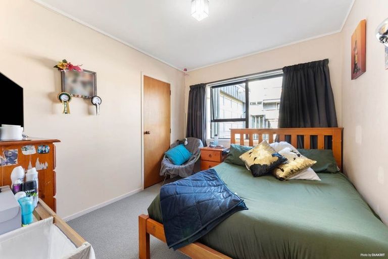 Photo of property in 102 Marina View Drive, West Harbour, Auckland, 0618