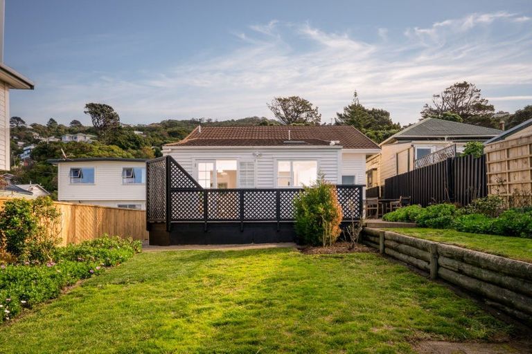 Photo of property in 113 Queens Drive, Lyall Bay, Wellington, 6022