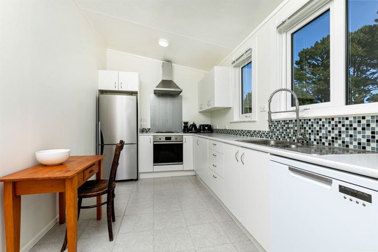 Photo of property in 47 Newington Road, Henderson, Auckland, 0612