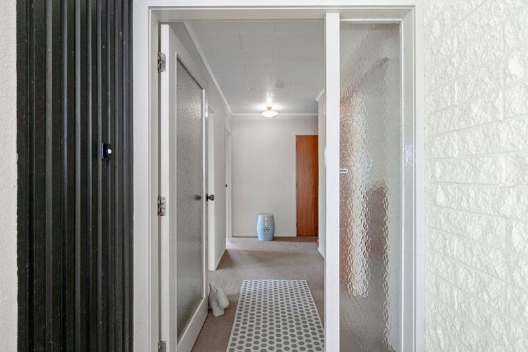 Photo of property in 19 Wesley Avenue, Frankleigh Park, New Plymouth, 4310