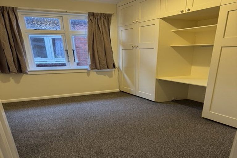 Photo of property in 4/58 Brougham Street, Mount Victoria, Wellington, 6011