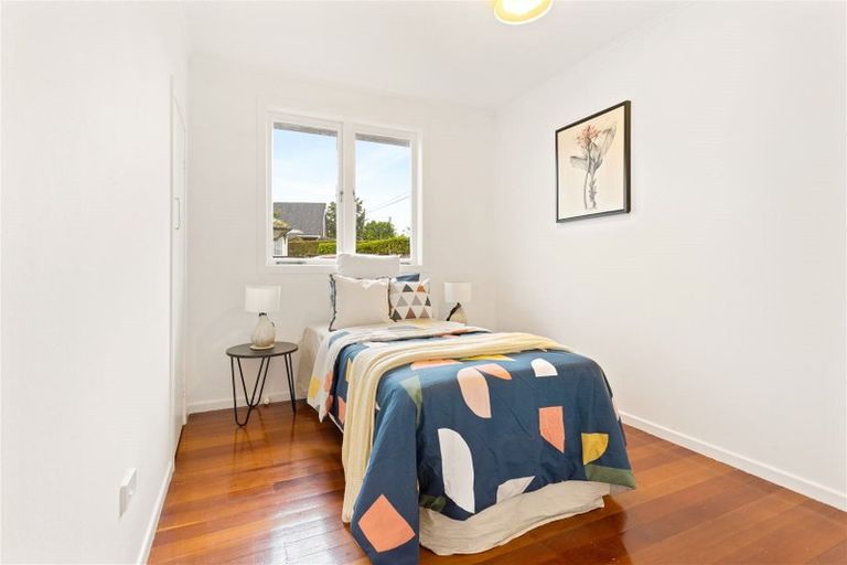 Photo of property in 18 Karamu Street, Te Atatu Peninsula, Auckland, 0610