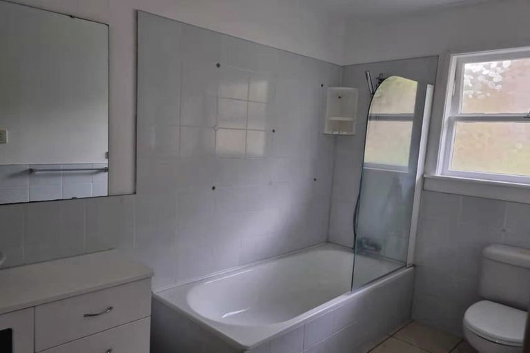 Photo of property in 13 View Road, Glenfield, Auckland, 0627