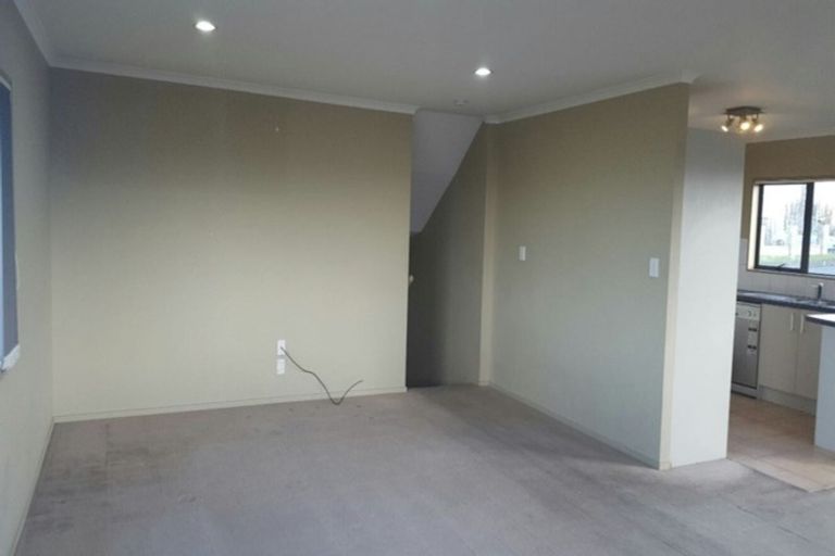 Photo of property in 14 Gordon Stanley Drive, Massey, Auckland, 0614