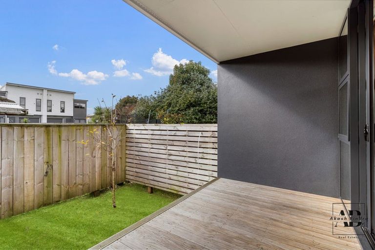 Photo of property in 8 Koro Lane, Mangere Bridge, Auckland, 2022