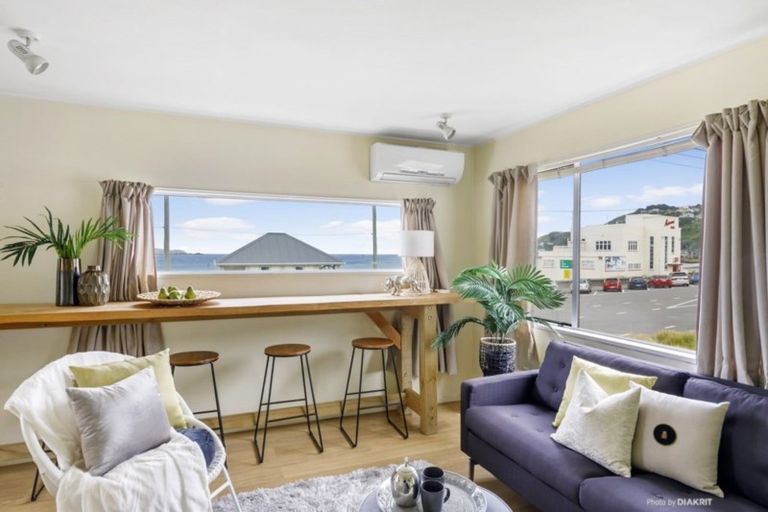 Photo of property in 100f7 Lyall Parade, Lyall Bay, Wellington, 6022