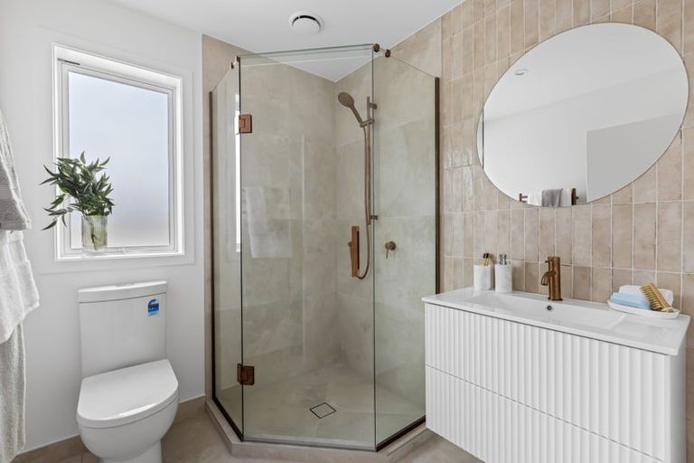 Photo of property in 15a Hamurana Place, Te Atatu Peninsula, Auckland, 0610