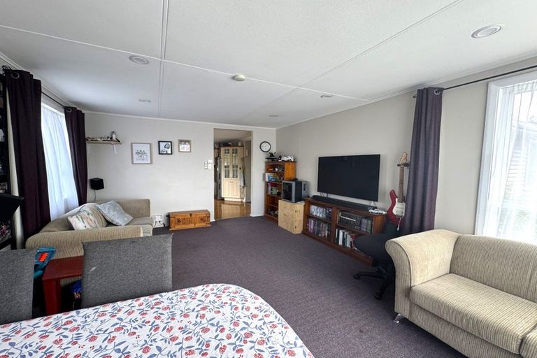Photo of property in 7 Kupe Place, Highbury, Palmerston North, 4412