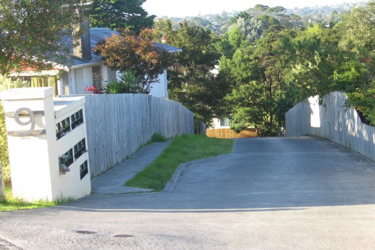Photo of property in 9e View Road, Glenfield, Auckland, 0627