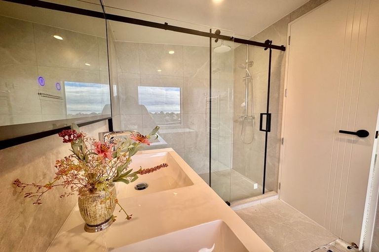 Photo of property in 1 Sandford Street, Campbells Bay, Auckland, 0630