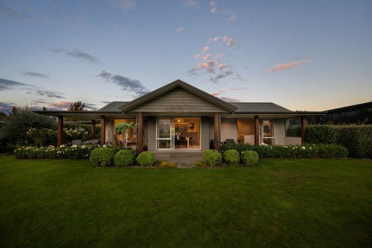 Photo of property in 28 Greenbelt Place, Wanaka, 9305