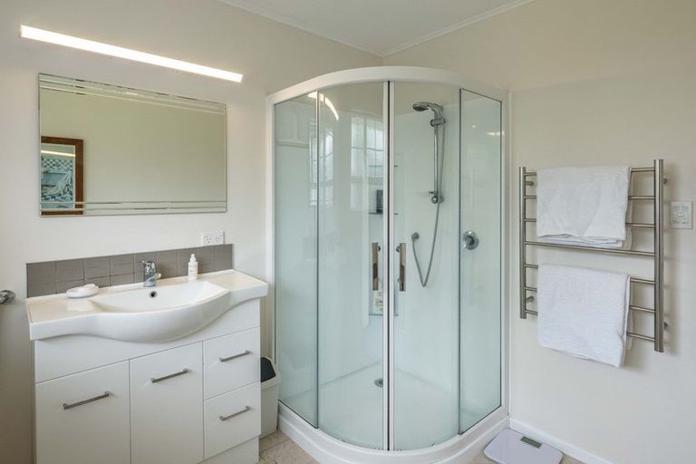 Photo of property in 22 Awanui Drive, Waikanae, 5036