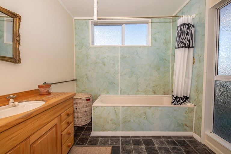 Photo of property in 30 Henley Street, Westport, 7825