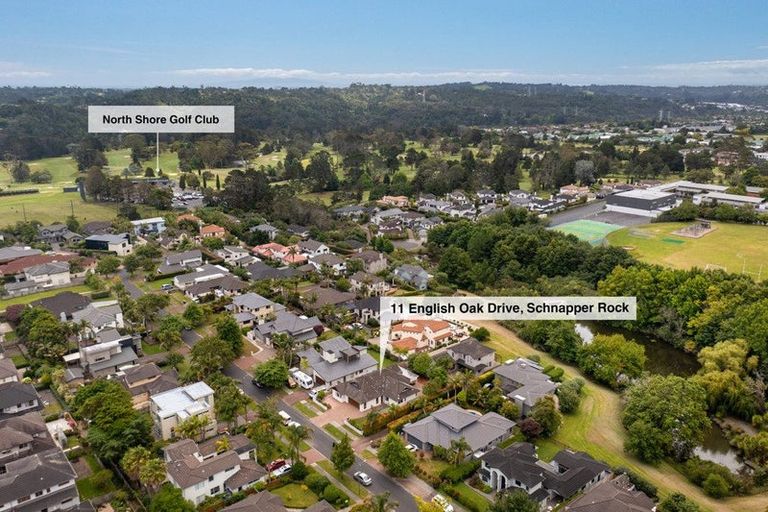 Photo of property in 11 English Oak Drive, Schnapper Rock, Auckland, 0632