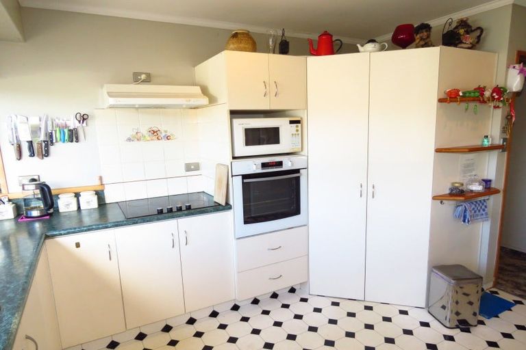 Photo of property in 19 Kew Road, Westport, 7825